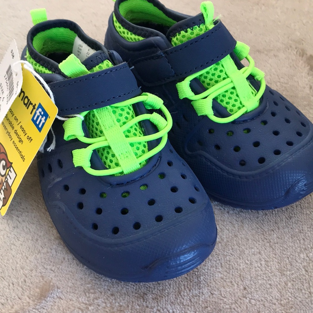 Toddler water shoes